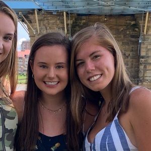 Meet your Posher, Olivia